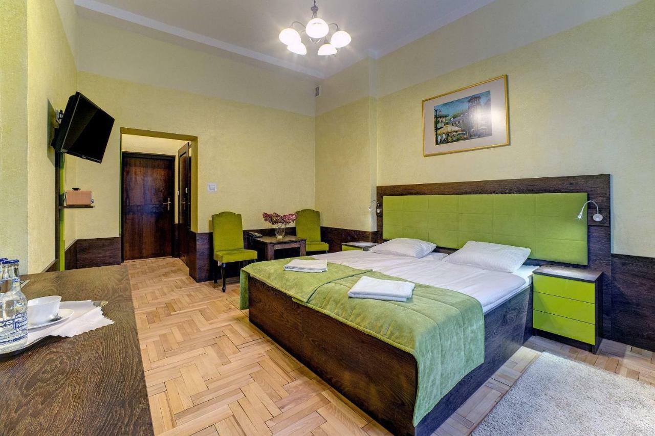 מלון Iwonicz-Zdrój Pod Jodla מראה חיצוני תמונה